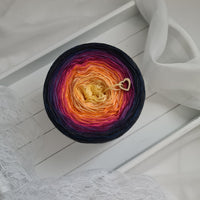 Mosaicake 3 ply vanilla, bouquet, fuchsia, thistle, midnight blue,
lemon, orange, hot pink, lupine, anthracite,
gold, mango, blackberry, purple, black