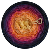 Mosaicake 3 ply vanilla, bouquet, fuchsia, thistle, midnight blue,
lemon, orange, hot pink, lupine, anthracite,
gold, mango, blackberry, purple, black